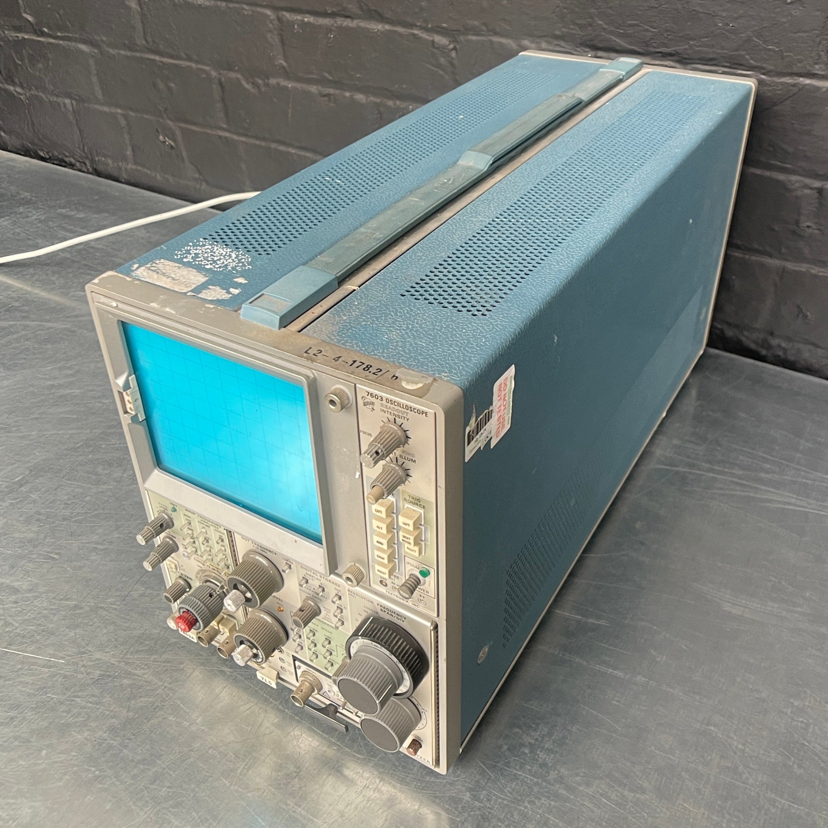 oscilloscope unit electrical spectrum analyser analyzer Industrial powerhouse props prop rental hire vintage movie film set dec 3
