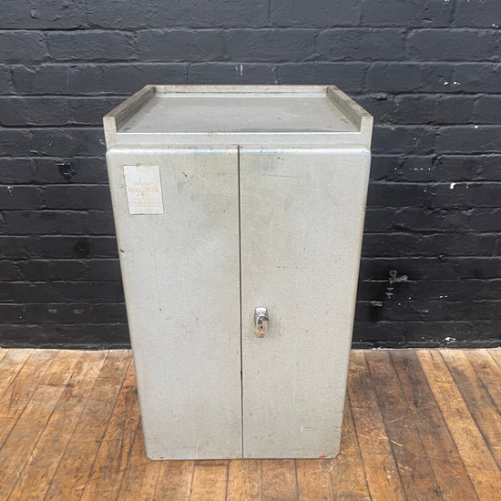 Versatool cabinet Qty 1