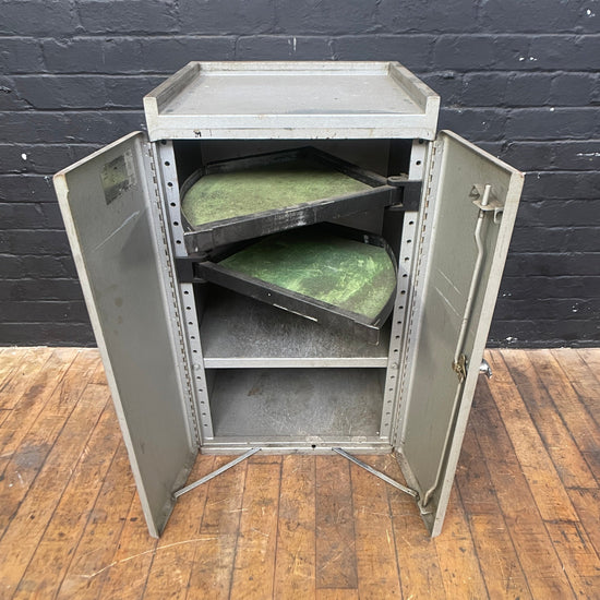 Versatool cabinet Qty 1