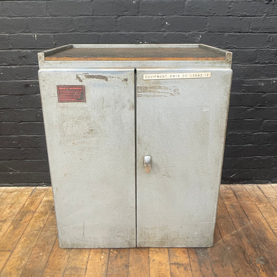 Versatool cabinet Qty 1