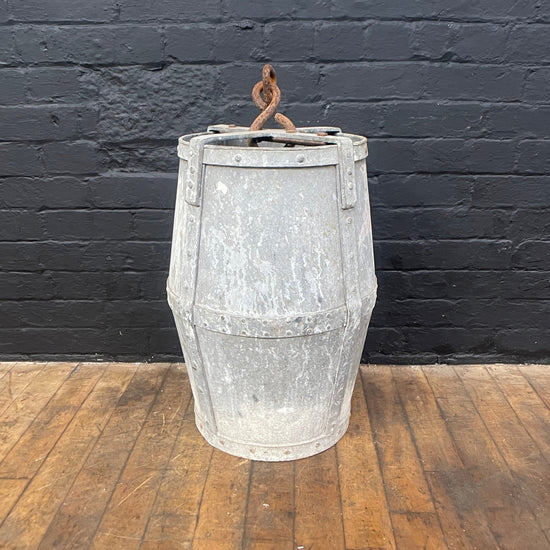 Galvanised bin with rivets Qty 1