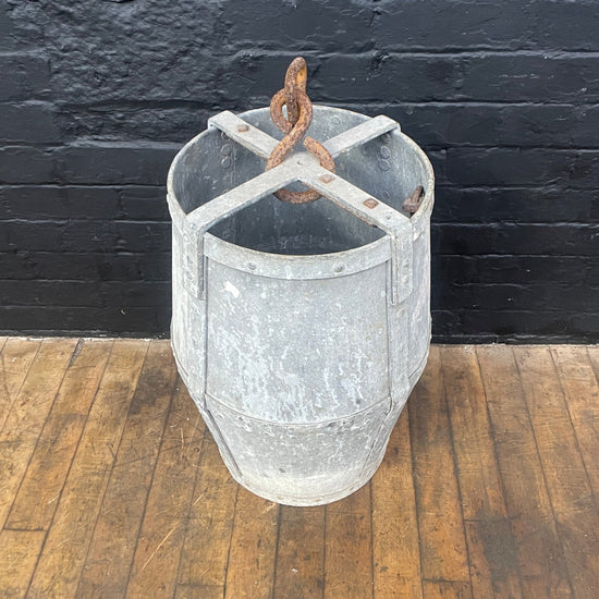 Galvanised bin with rivets Qty 1