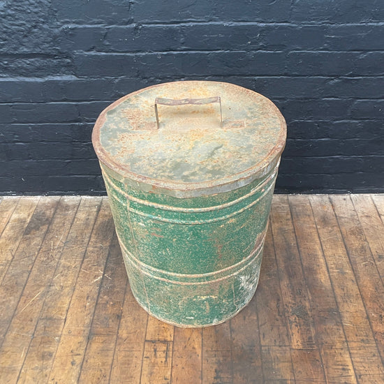 Green bin with lid Qty 1