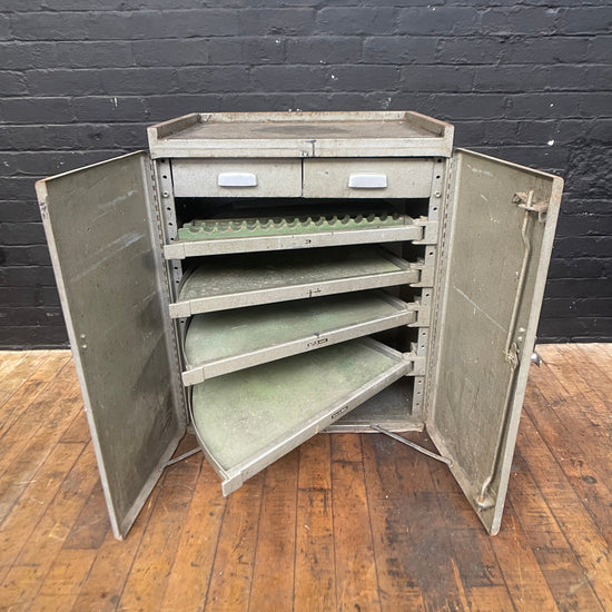Versatool cabinet Qty 1