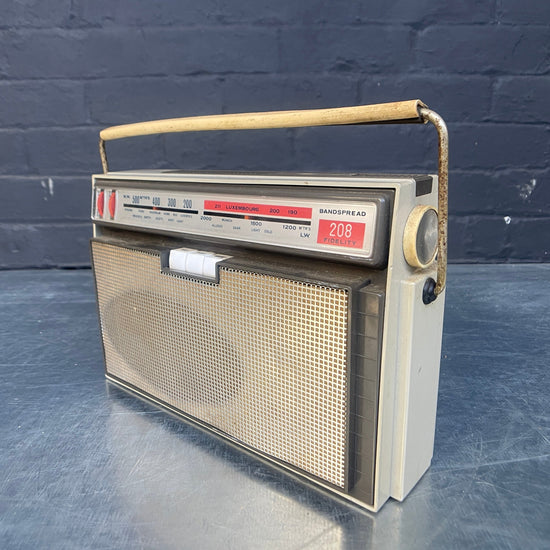 Fidelity radio Qty 1