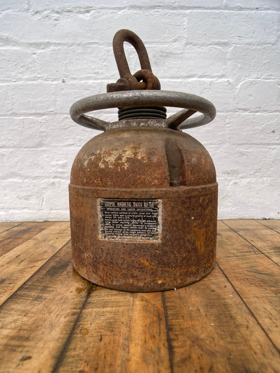 Magnetic lifter
