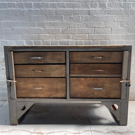 Workshop workbench Qty 3