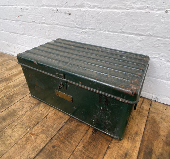 Tin green Qty 1