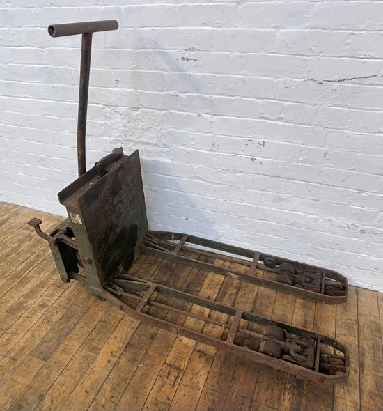 Pallet truck