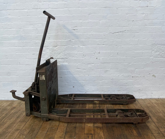 Pallet truck