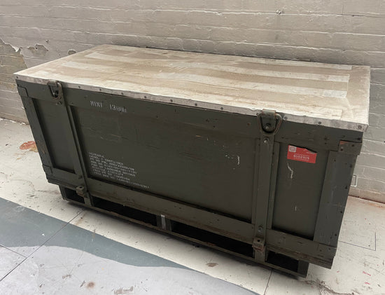 Military weapons crate