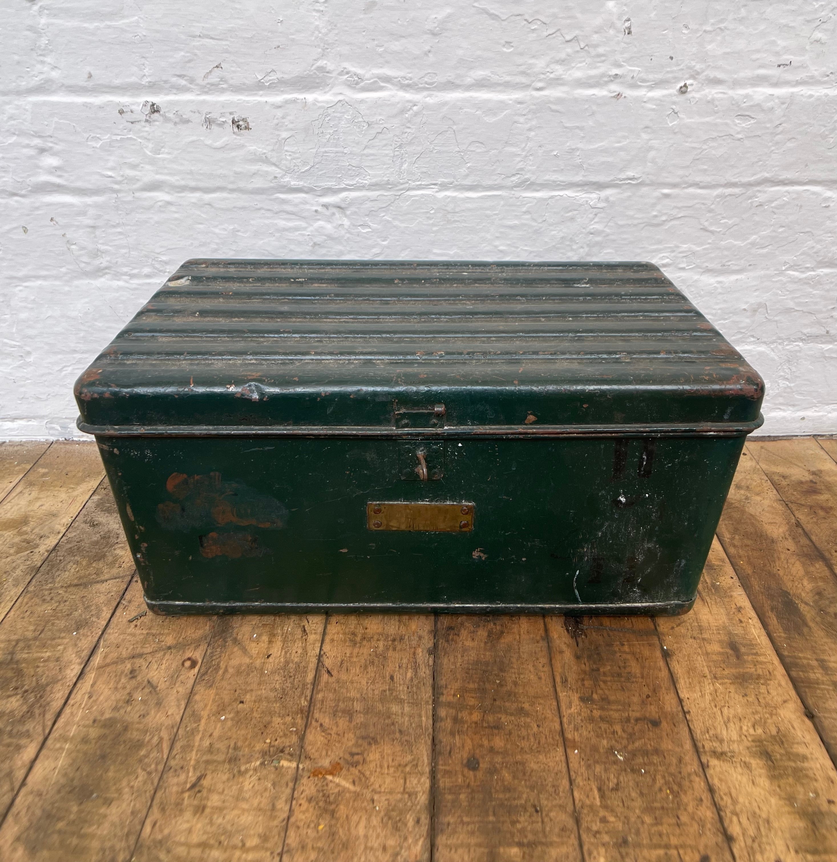 Tin green Qty 1