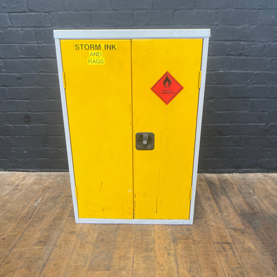 Industrial hazardous cabinet Qty 1