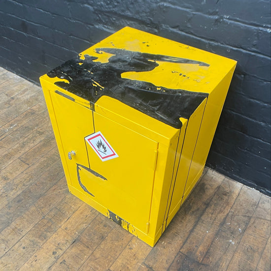Industrial hazardous cabinet Qty 1