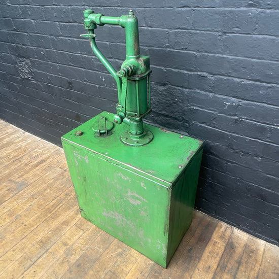 Medium Oil Pump Dispenser Qty 1