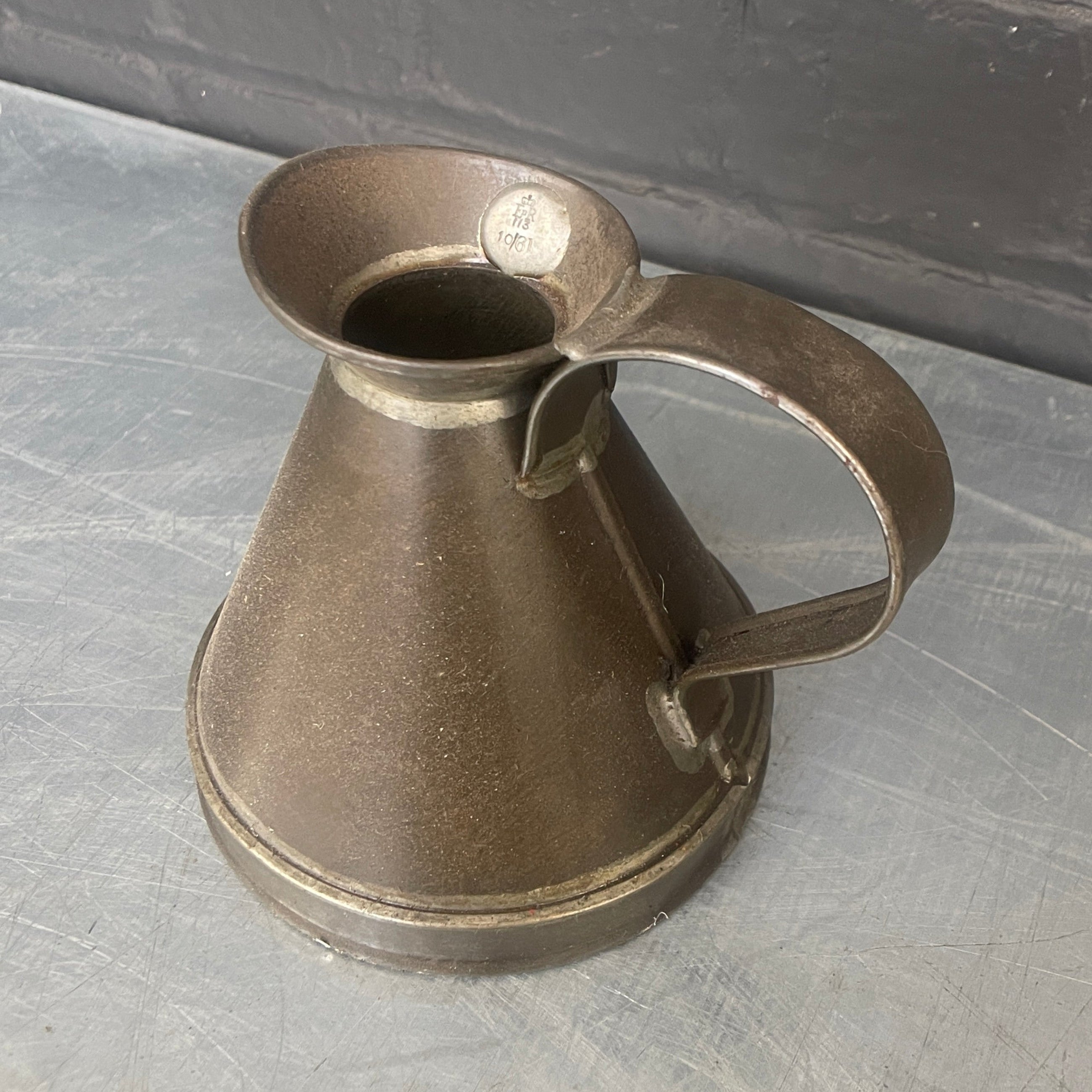 pint handle jug tin oil can steel metal 1930s 1940s 1950s 1