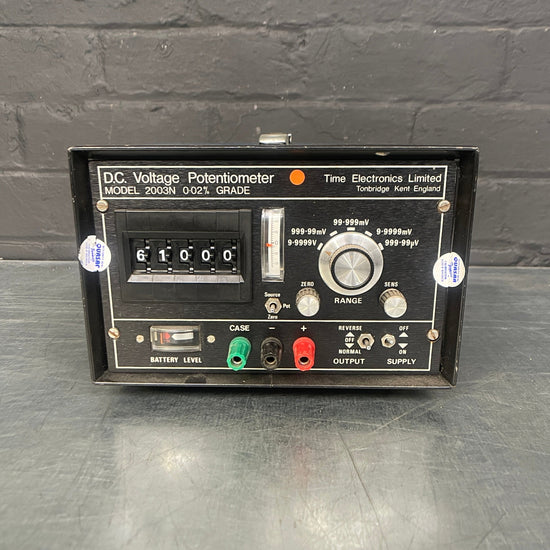 Voltage potentiometer